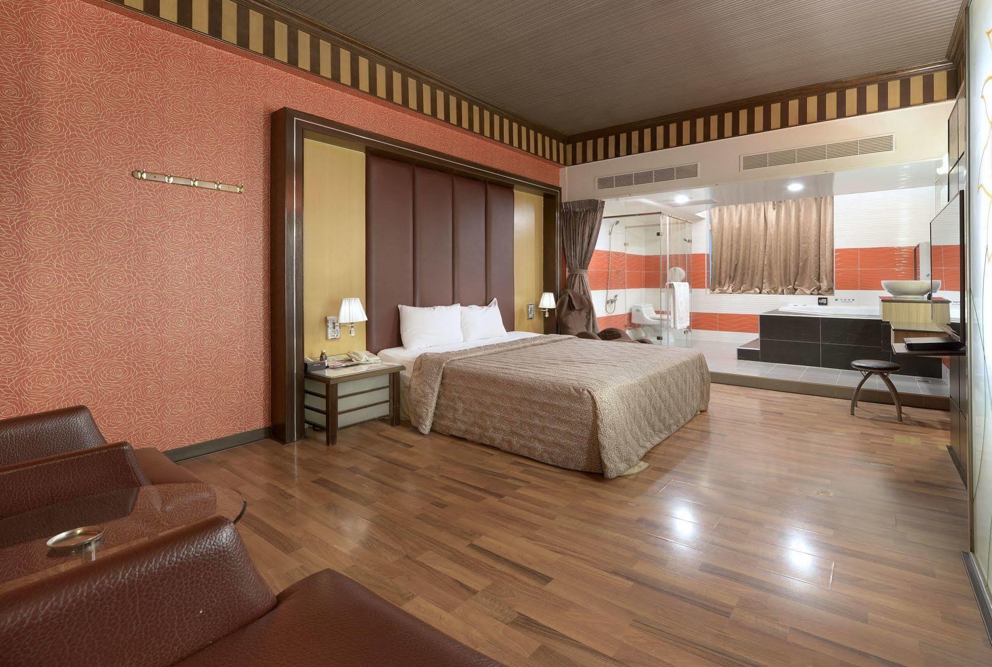 Holland Village Motel Tajnan Kültér fotó